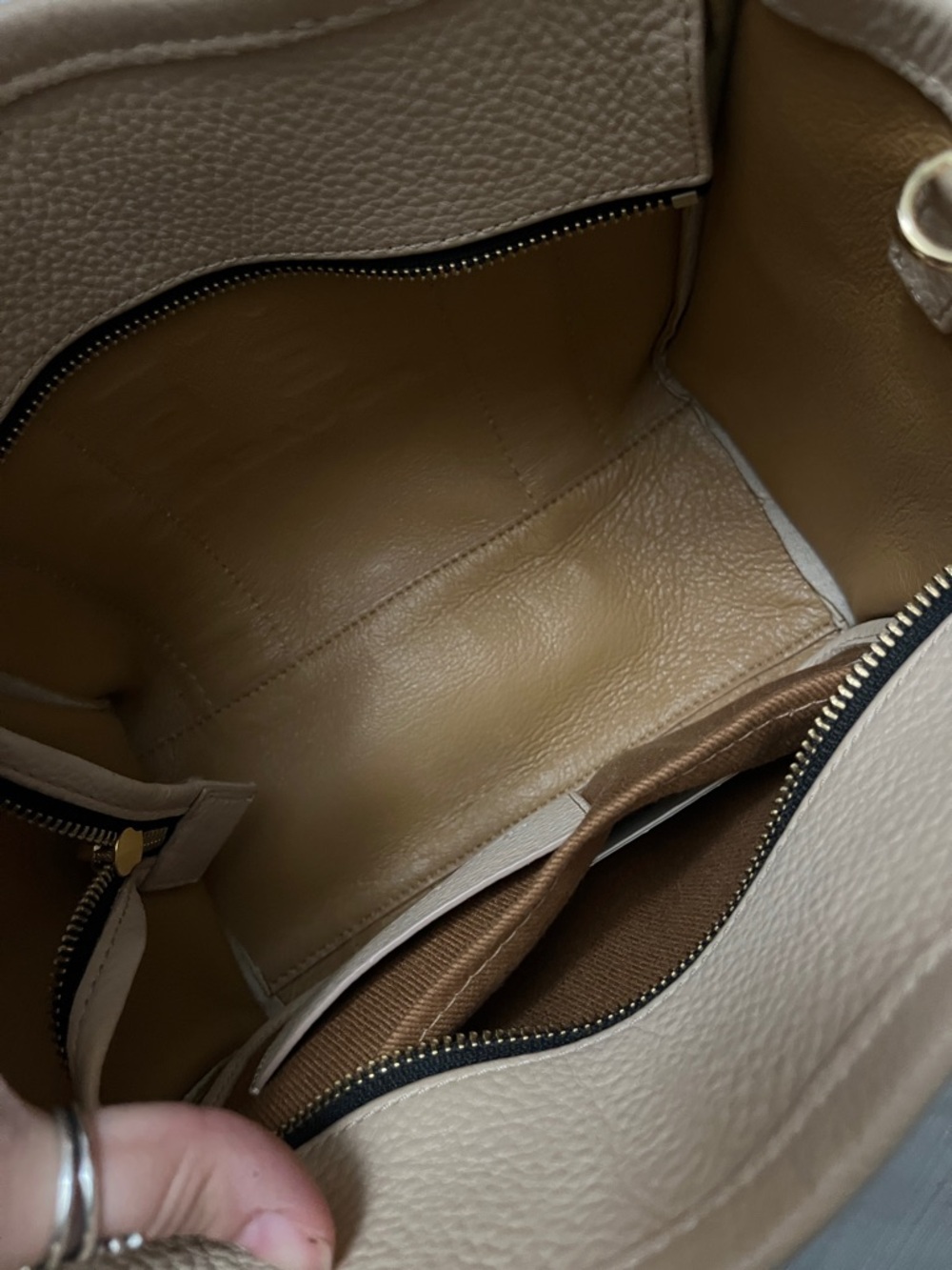 Marc Jacobs Small Tote Bag in Light Beige with Leopard Strap - Picture 3 of 7